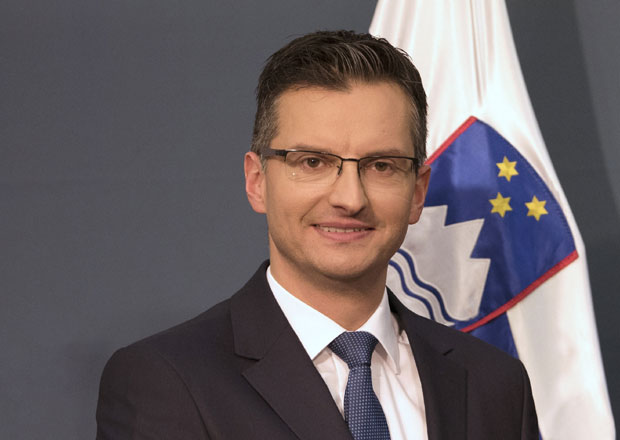 Бивши комичар корак до премијерске фотеље